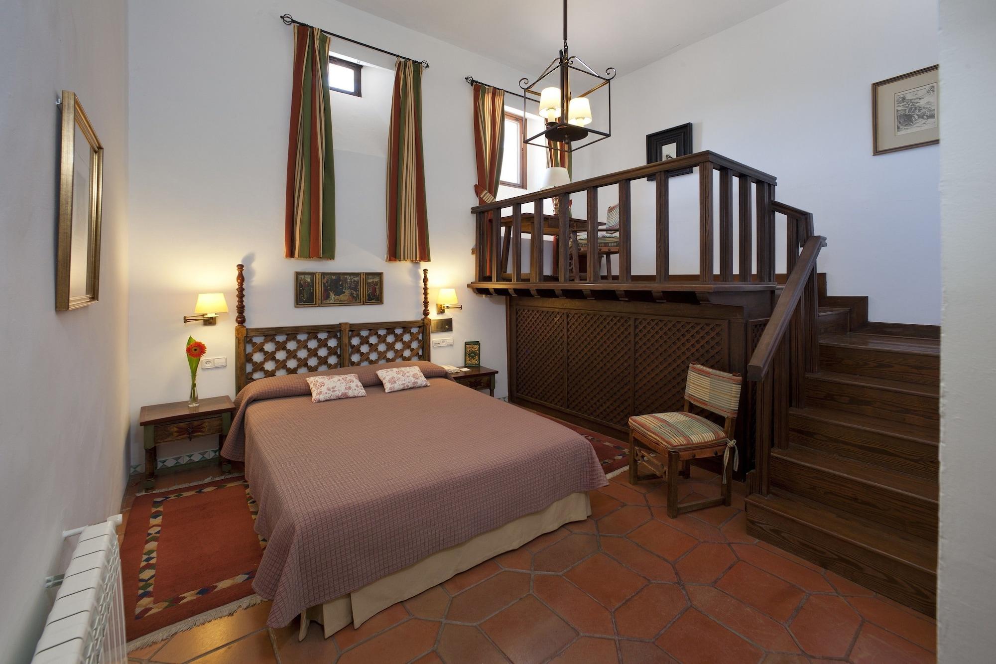 Parador De Guadalupe Exteriör bild